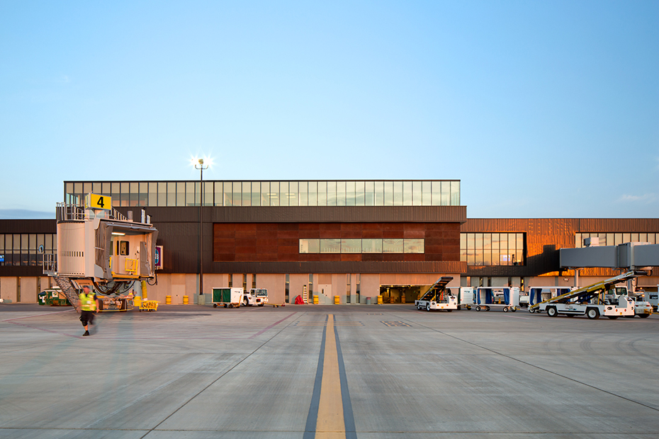 office of mcfarlane biggar architects + designers, Fort McMurray, Alberta, Canada, Fort McMurray International Airport