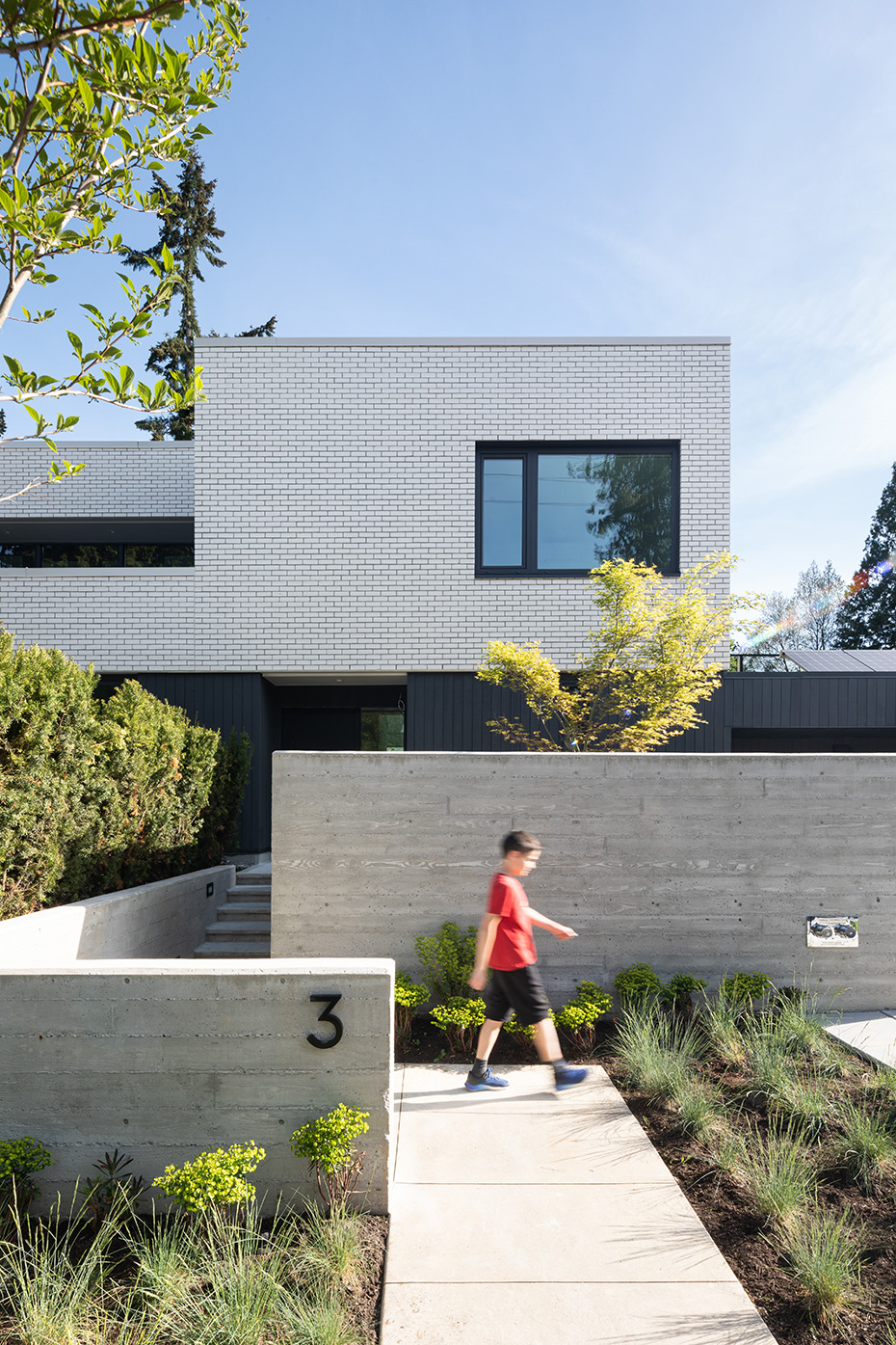 office of mcfarlane biggar architects + designers, North Vancouver, British Columbia, Canada, Edgemont Boulevard Townhomes